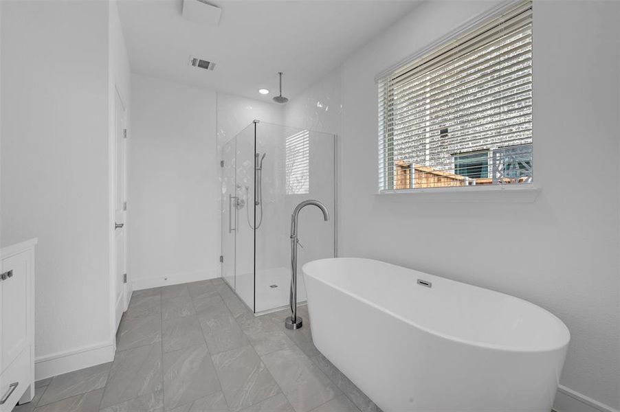 Furnished interior view inside a new home in Timberbrook, Justin (Image 10).