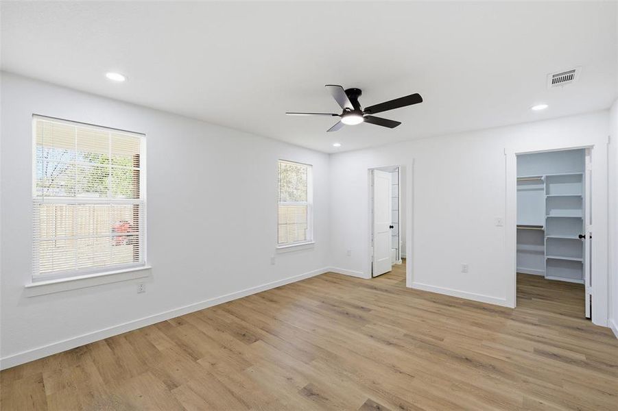 Spacious, unfurnished interior of a new home in , Waco (Image 10).