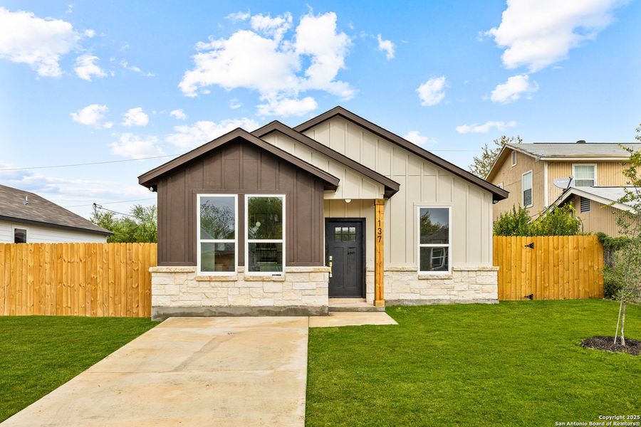 Front exterior of a new home in , San Antonio, TX, highlighting curb appeal (Image 25). Front exterior of a new home in , San Antonio, TX, highlighting curb appeal (Image 25).