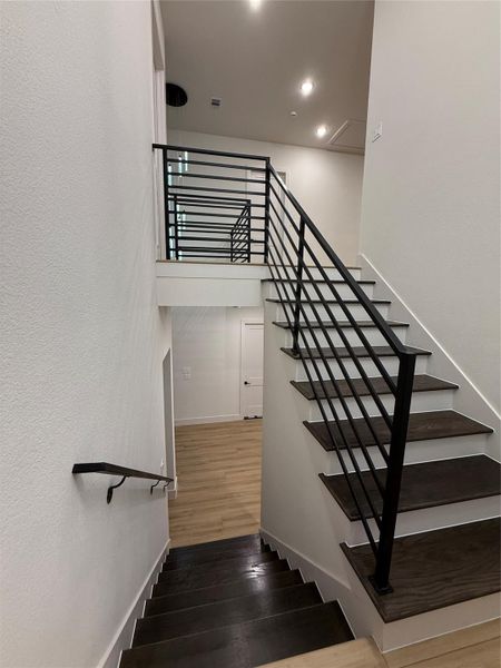 Spacious, unfurnished interior of a new home in , Pearland (Image 25).