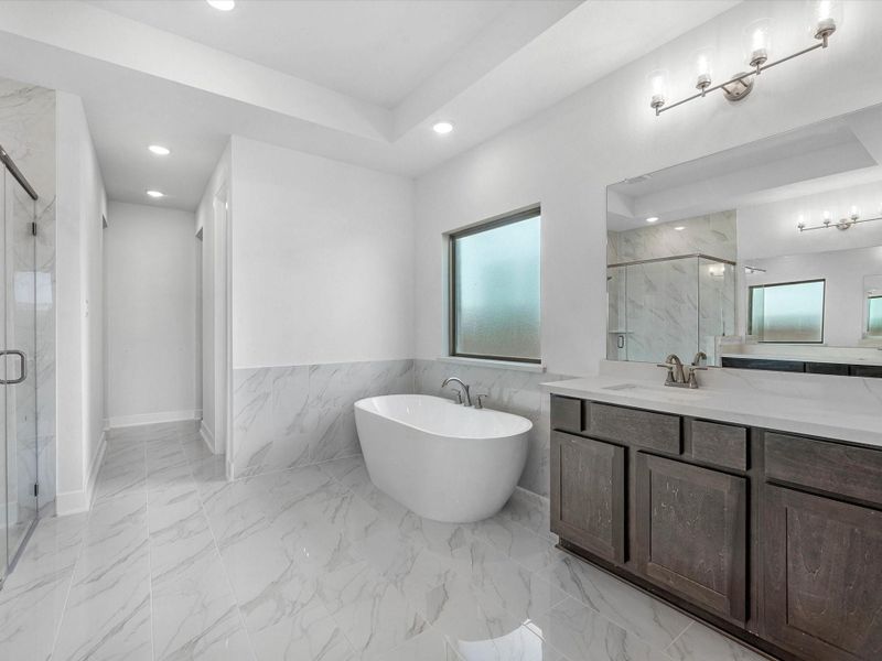 Furnished interior view inside a new home in Lago Mar, Texas City (Image 7).