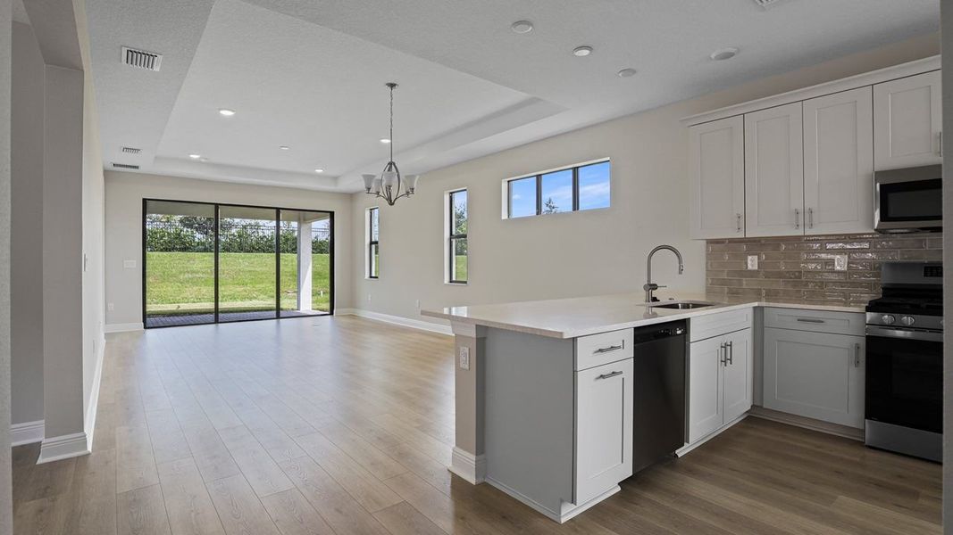 Kitchen & Dining