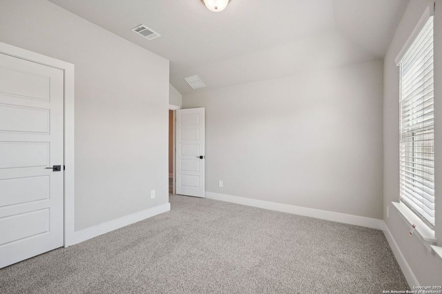 Spacious, unfurnished interior of a new home in Carmel Ranch, Schertz (Image 32). Spacious, unfurnished interior of a new home in Carmel Ranch, Schertz (Image 32).