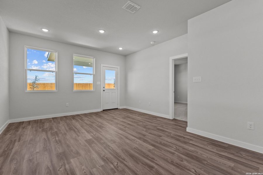 Spacious, unfurnished interior of a new home in Park Place, New Braunfels (Image 16). Spacious, unfurnished interior of a new home in Park Place, New Braunfels (Image 16).