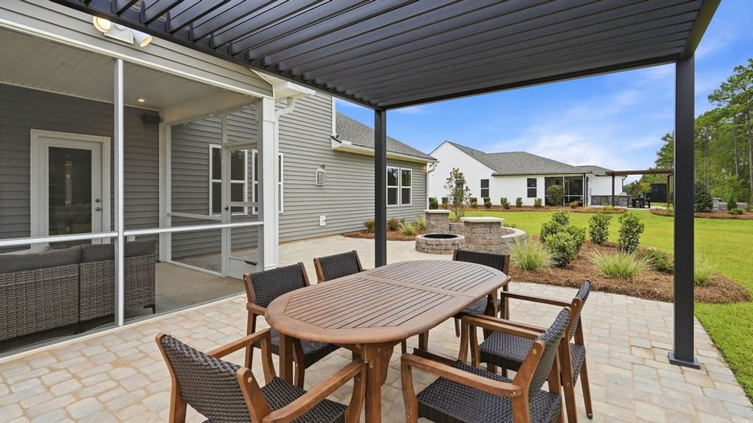 Representative exterior details of a home built from the Braddock by Pulte Homes in Oakleaf Chase, Blythewood (Image 29).
