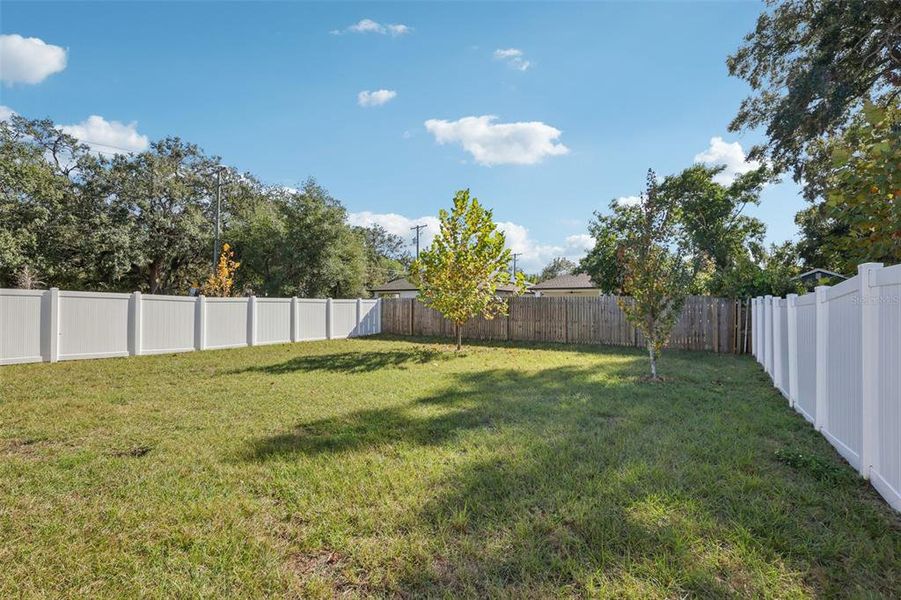 Exterior details and patio area of a home in , Tampa (Image 22).