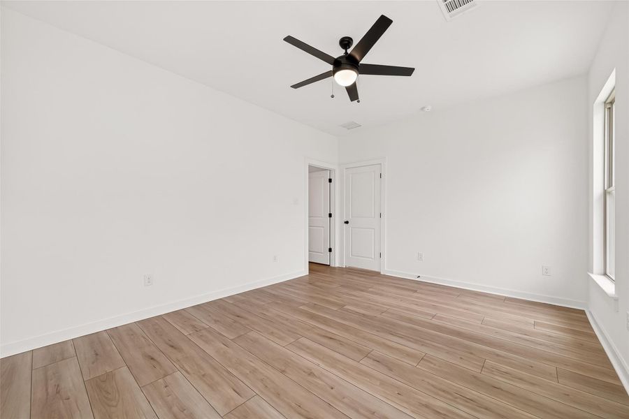Spacious, unfurnished interior of a new home in Mostyn Springs, Magnolia (Image 32).