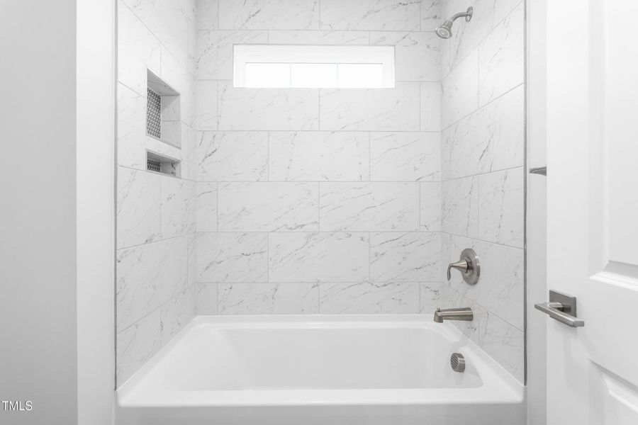 1246 Jamestowne Drive-39