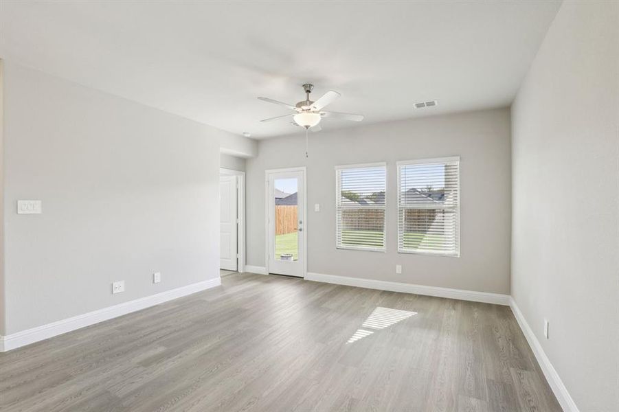 Spacious, unfurnished interior of a new home in Simpson Crossing - Spring Series, McKinney (Image 17).