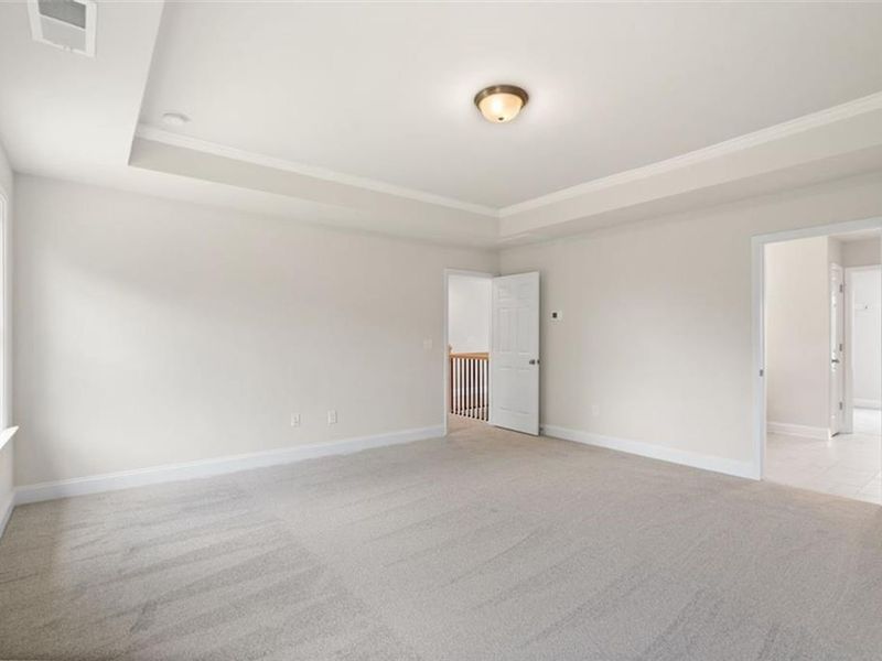 Spacious, unfurnished interior of a new home in Wehunt Meadows, Hoschton (Image 32).