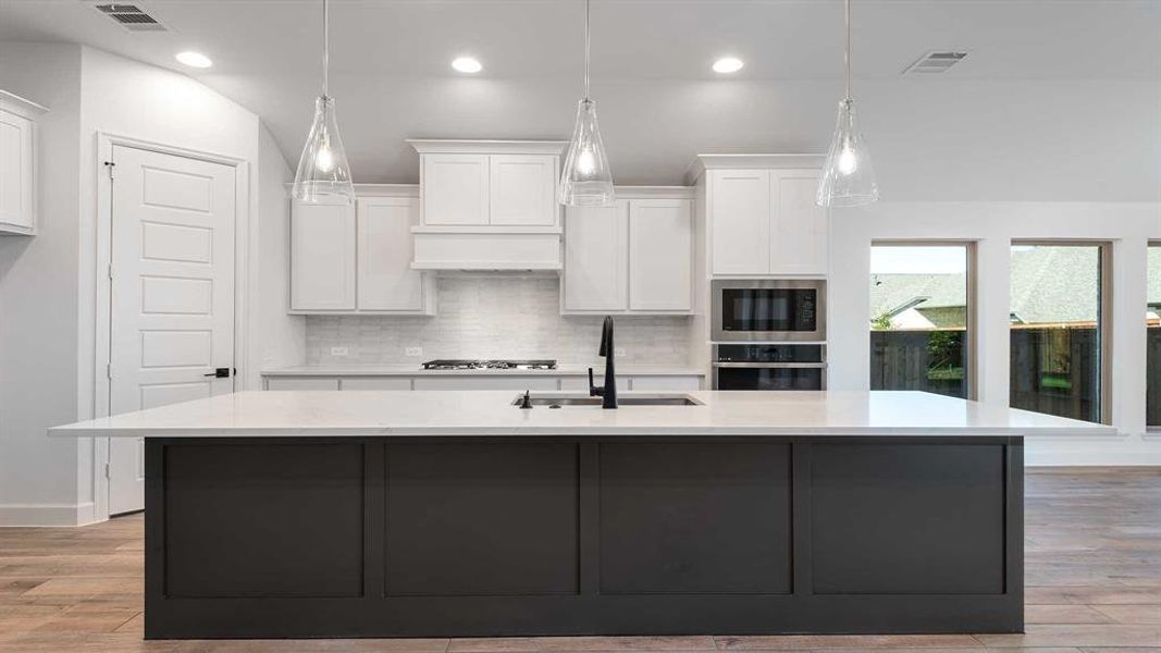 Furnished interior view inside a new home in Hillstead 50', Lavon (Image 8).