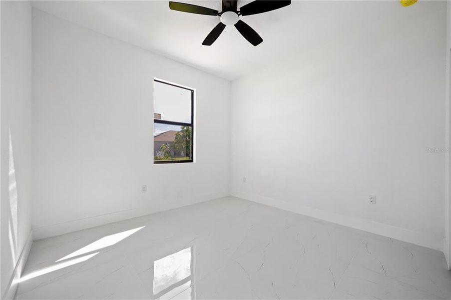 Spacious, unfurnished interior of a new home in , Cape Coral (Image 23).