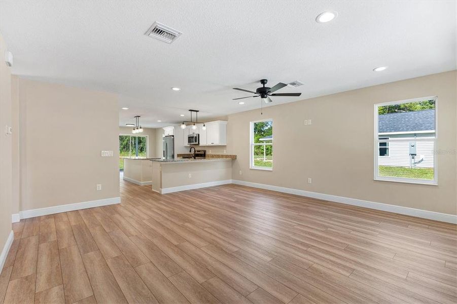 Spacious, unfurnished interior of a new home in , Bushnell (Image 12).
