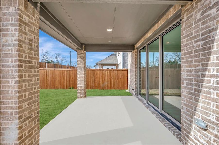 Exterior details and patio area of a home in Heritage Ranch, Sherman (Image 3).