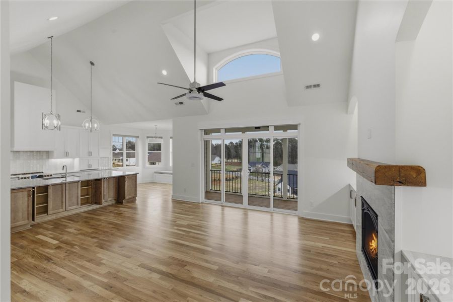 open kitchen - living