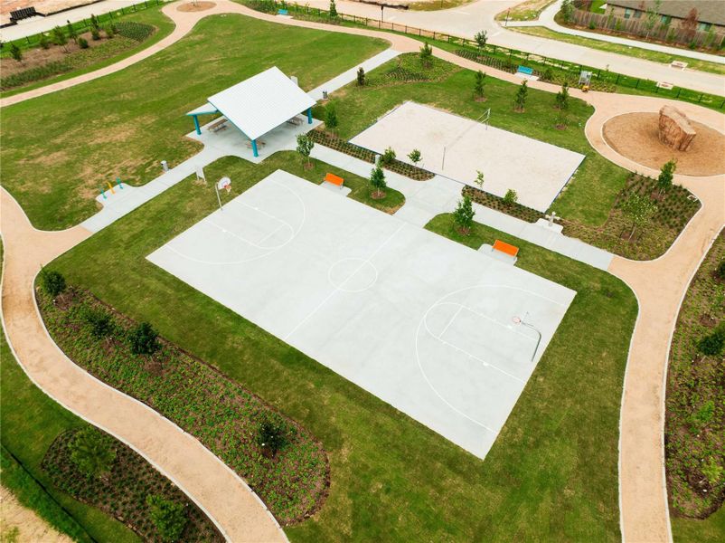 Volleyball and basketball courts in the Grand Central Park community. Volleyball and basketball courts in the Grand Central Park community.