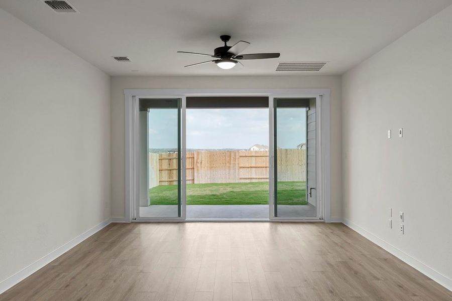 Spacious, unfurnished interior of a new home in Lariat, Liberty Hill (Image 30).