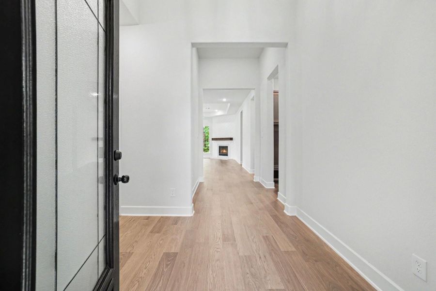 Spacious, unfurnished interior of a new home in Rose Hill Estates, Willis (Image 16).