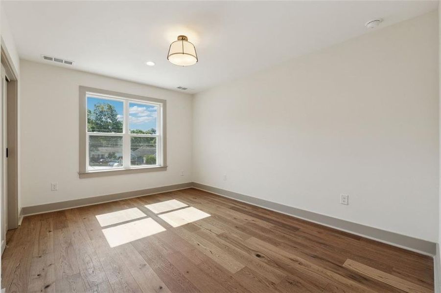 Spacious, unfurnished interior of a new home in , Marietta (Image 19).
