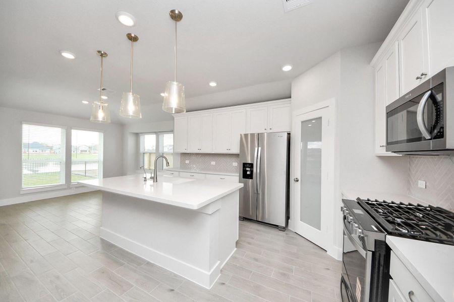 Furnished interior view inside a new home in Laurel Landing: Landmark Collection, Alvin (Image 18).