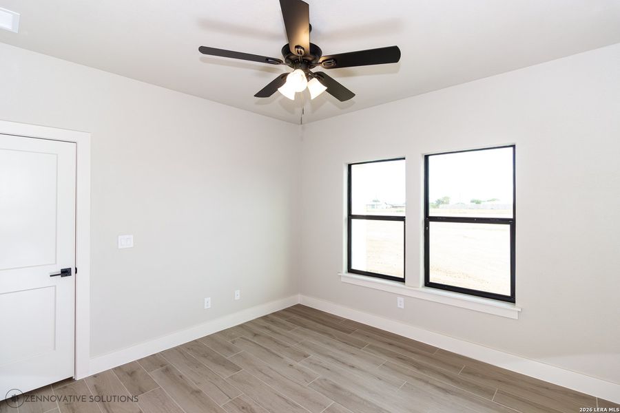 Spacious, unfurnished interior of a new home in , Marion (Image 12).