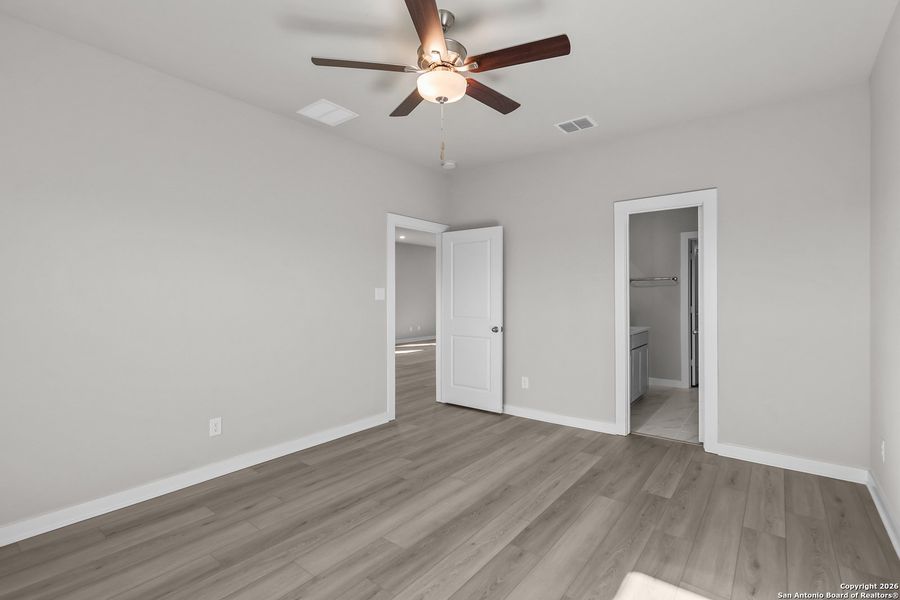 Spacious, unfurnished interior of a new home in Garden Grove, Schertz (Image 14).