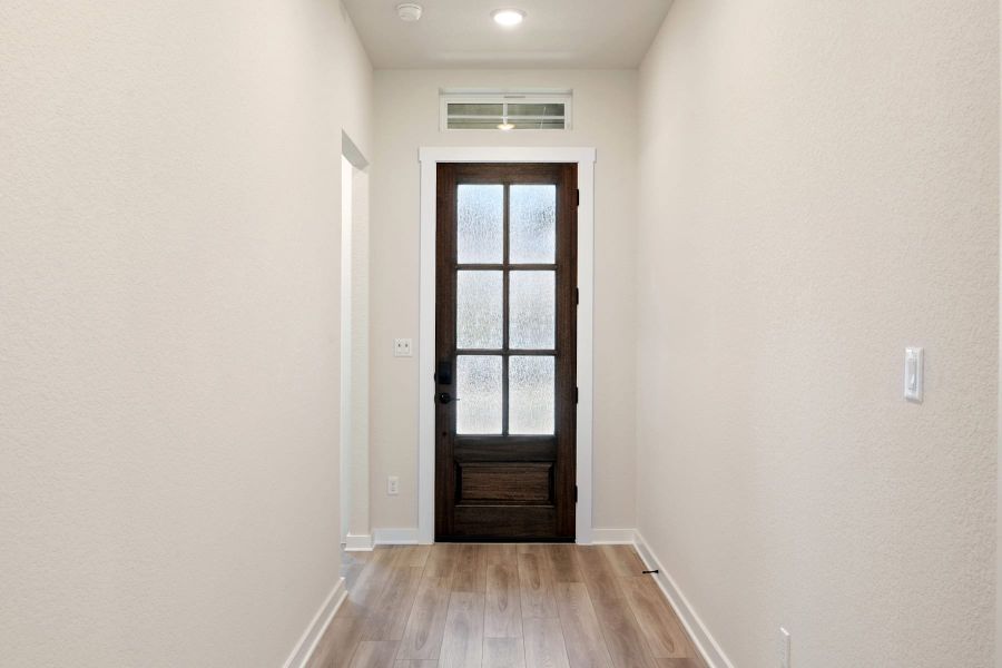Spacious, unfurnished interior of a new home in Lariat, Liberty Hill (Image 16).