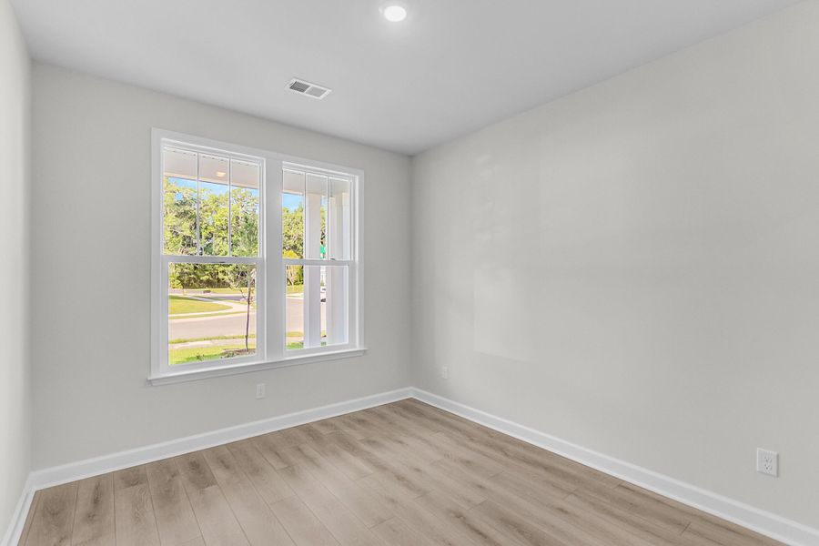 Spacious, unfurnished interior of a new home in Six Oaks, Summerville (Image 44).