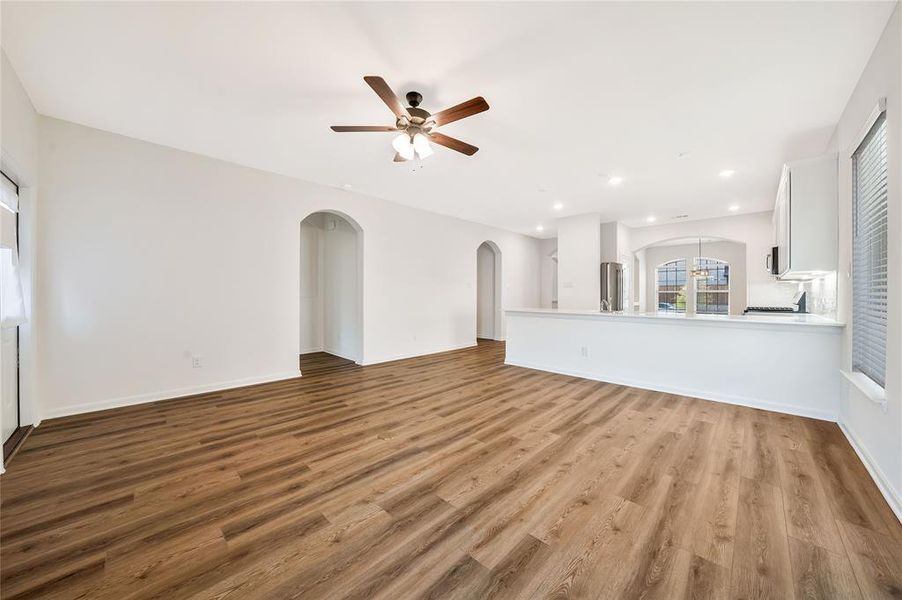 Spacious, unfurnished interior of a new home in La Terra, Celina (Image 26).