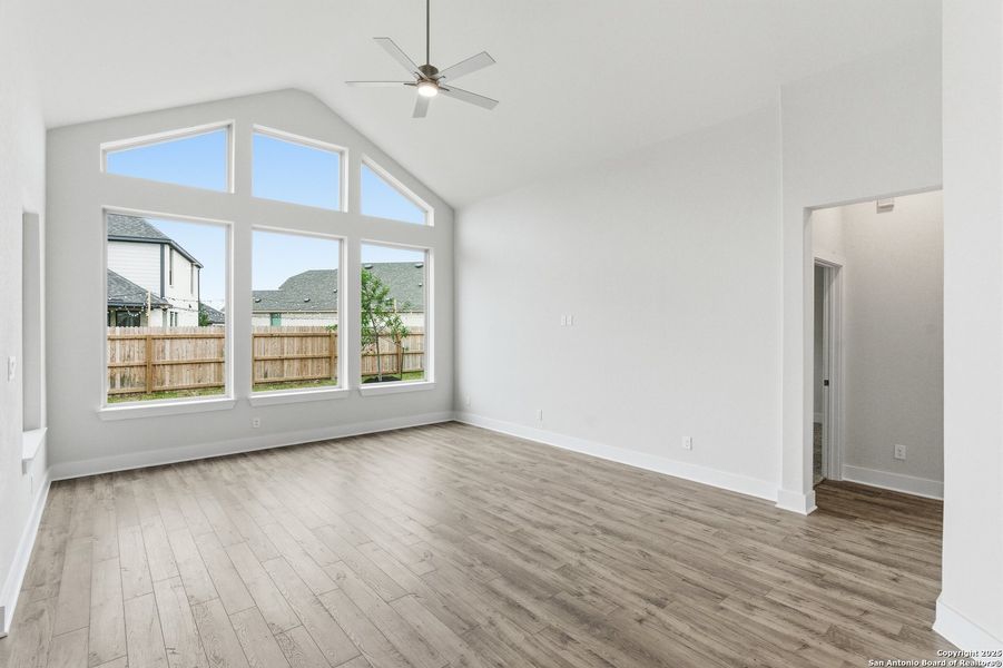 Spacious, unfurnished interior of a new home in Alsatian Oaks, Castroville (Image 29).