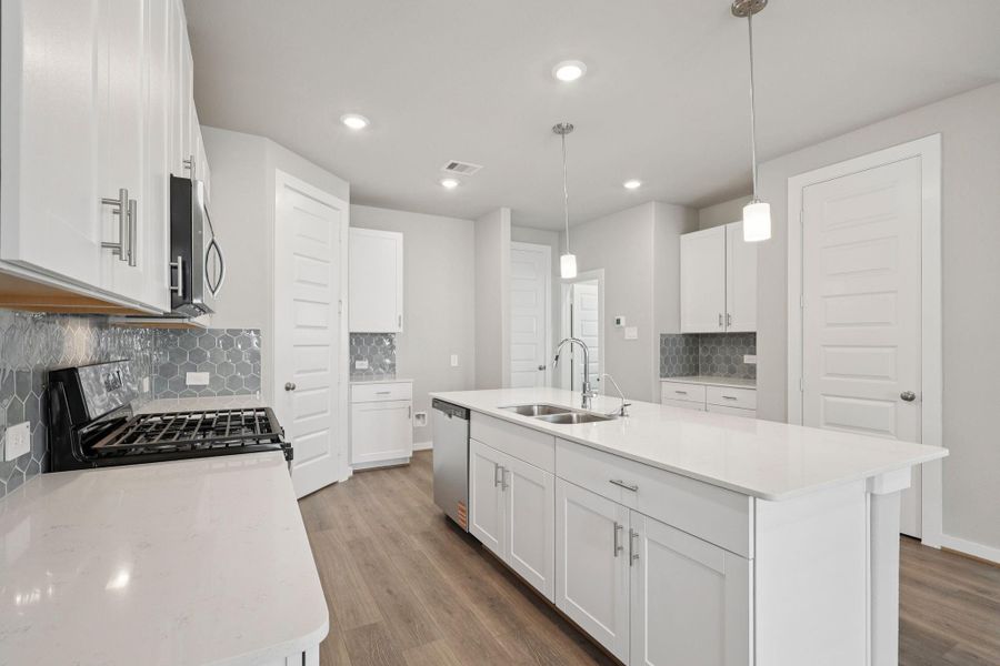 Photo is not of the actual home, but is an inspirational photo of builder’s model home and may depict options, furnishings, and/or decorator features that are not included Photo is not of the actual home, but is an inspirational photo of builder’s model home and may depict options, furnishings, and/or decorator features that are not included