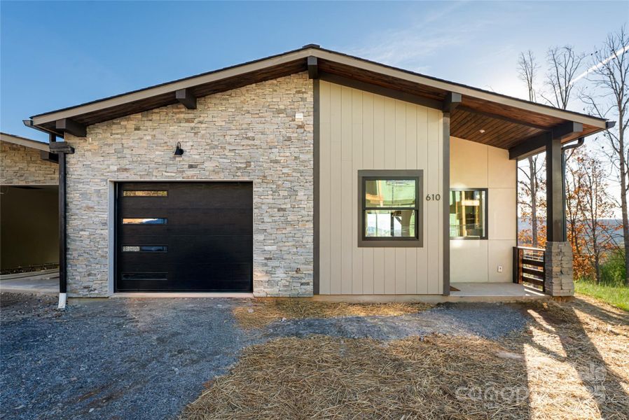 Adjacent unit, #610 Exterior