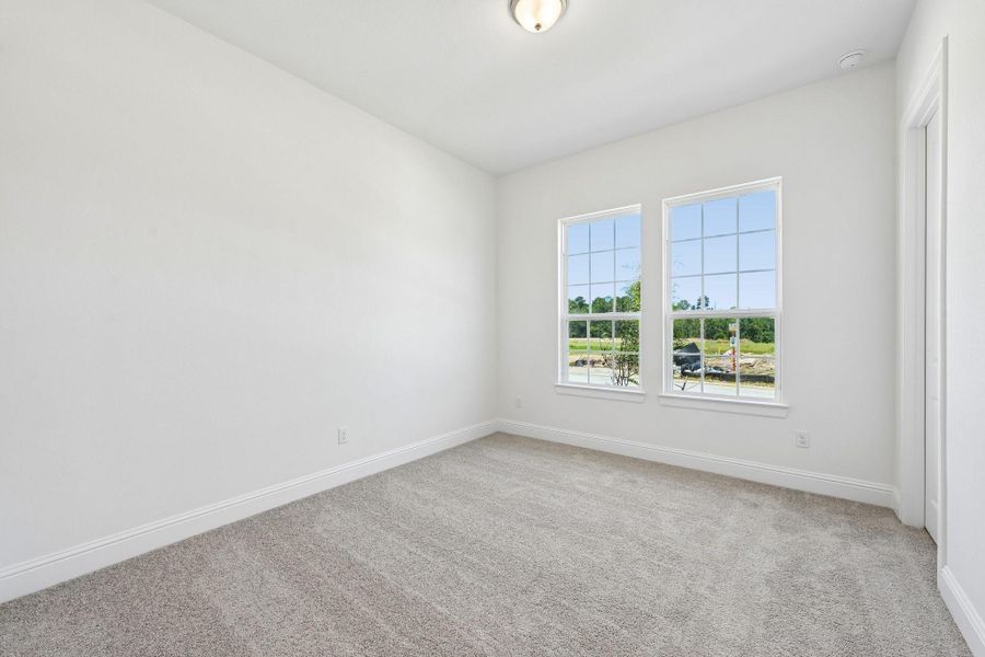 Spacious, unfurnished interior of a new home in Evergreen 70', Conroe (Image 29).