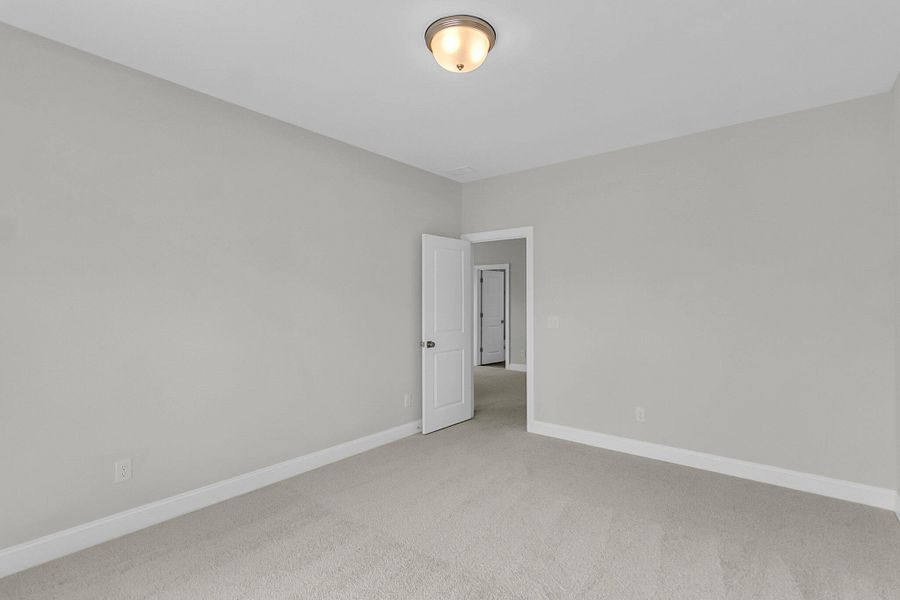 Spacious, unfurnished interior of a new home in Phillips Crossing, Ridgeville (Image 14).