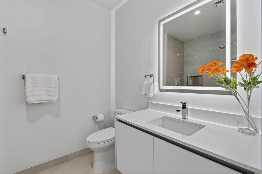 220LakeShoreDr#715(35) 220LakeShoreDr#715(35)