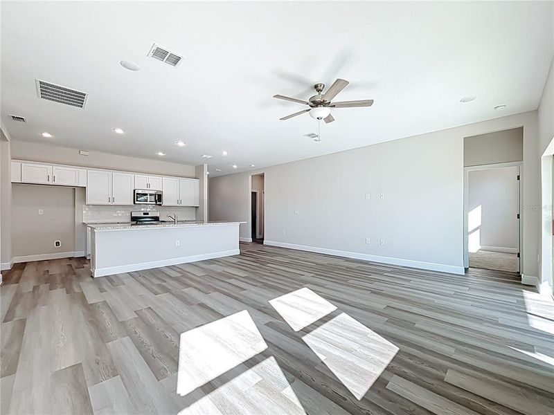Spacious, unfurnished interior of a new home in , North Port (Image 18).
