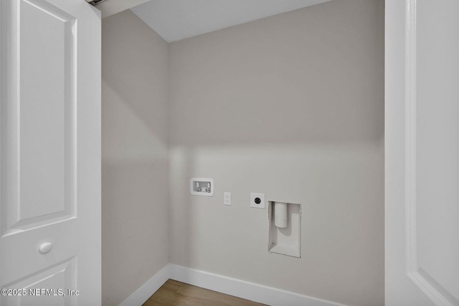 Spacious, unfurnished interior of a new home in , Jacksonville (Image 32). Spacious, unfurnished interior of a new home in , Jacksonville (Image 32).