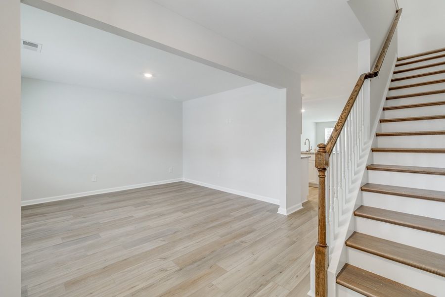 Spacious, unfurnished interior of a new home in Ellington, Elgin (Image 15).