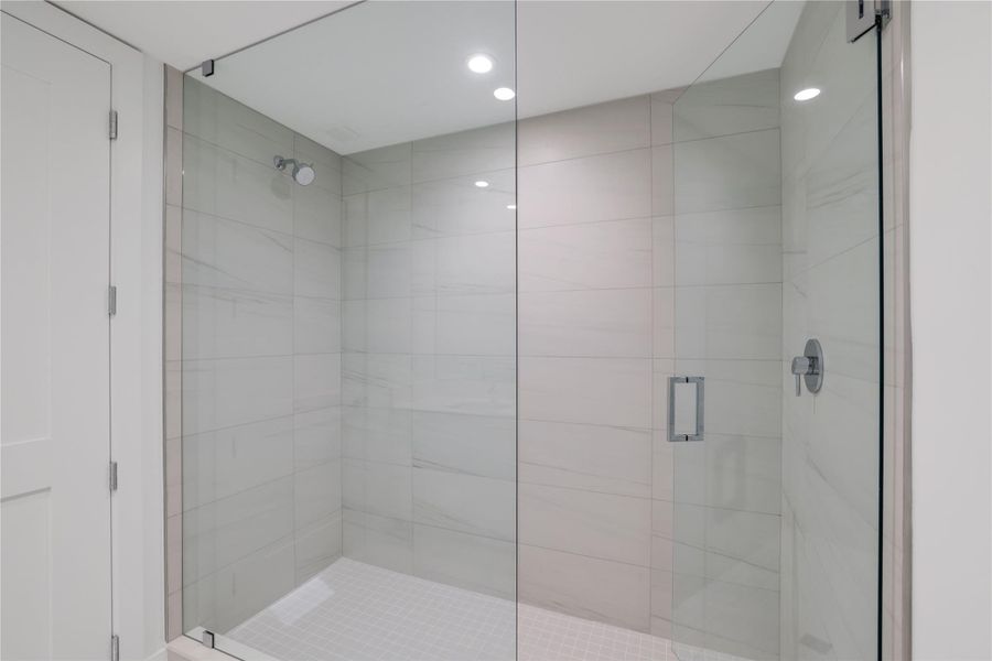 Furnished interior view inside a new home in , Fort Lauderdale (Image 8).