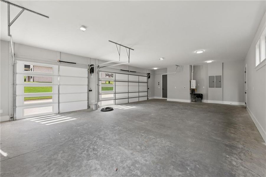 Spacious, unfurnished interior of a new home in , Braselton (Image 96).