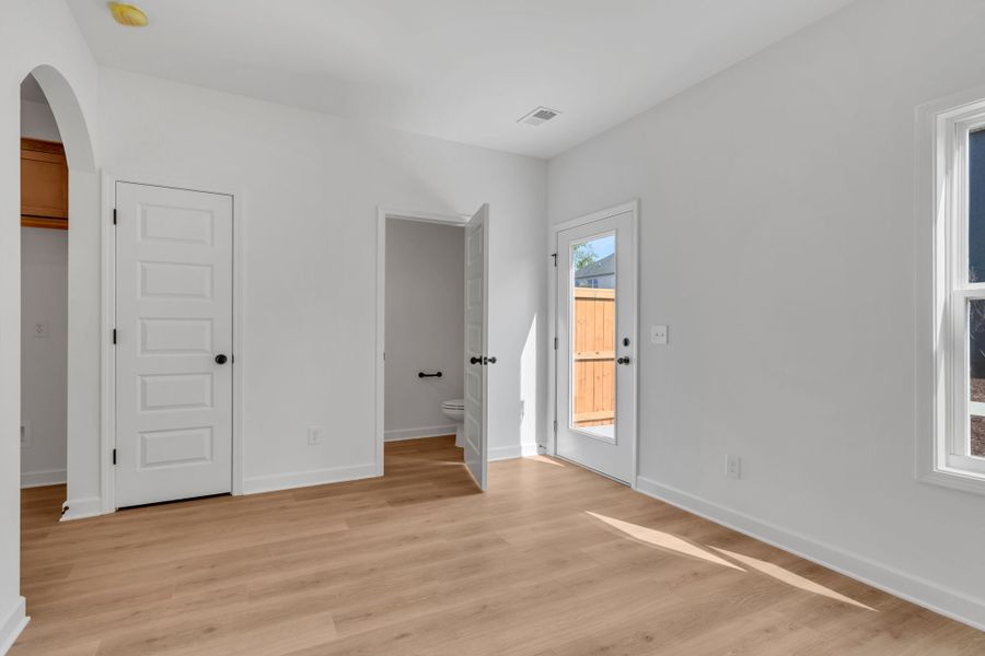 Spacious, unfurnished interior of a new home in Oxford Station, Gallatin (Image 22). Spacious, unfurnished interior of a new home in Oxford Station, Gallatin (Image 22).