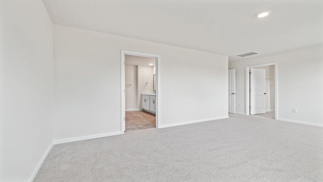 Spacious, unfurnished interior of a new home in Baxter Village, Boiling Springs (Image 32).