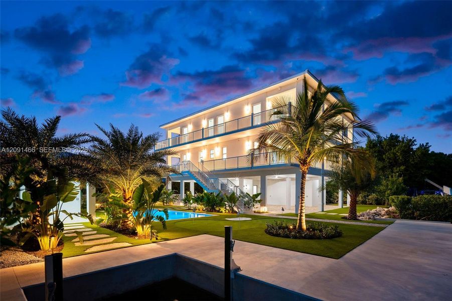 Condo located in Tavernier, FL showcasing its design and architecture (Image 53).