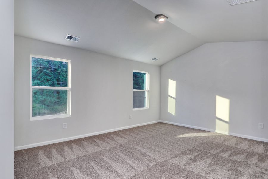 Spacious, unfurnished interior of a new home in Hainer Place, Conway (Image 19).