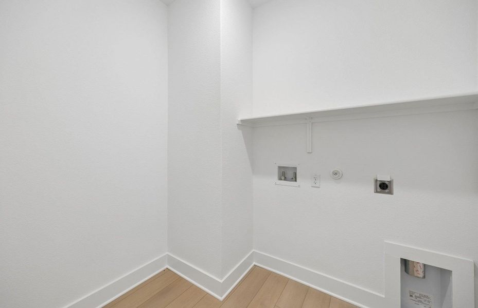 Spacious, unfurnished interior of a new home in Lagos, Manor (Image 18).