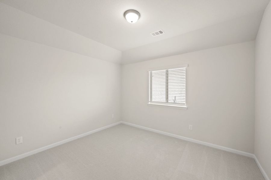 Spacious, unfurnished interior of a new home in Creekview Meadows, Pilot Point (Image 21).