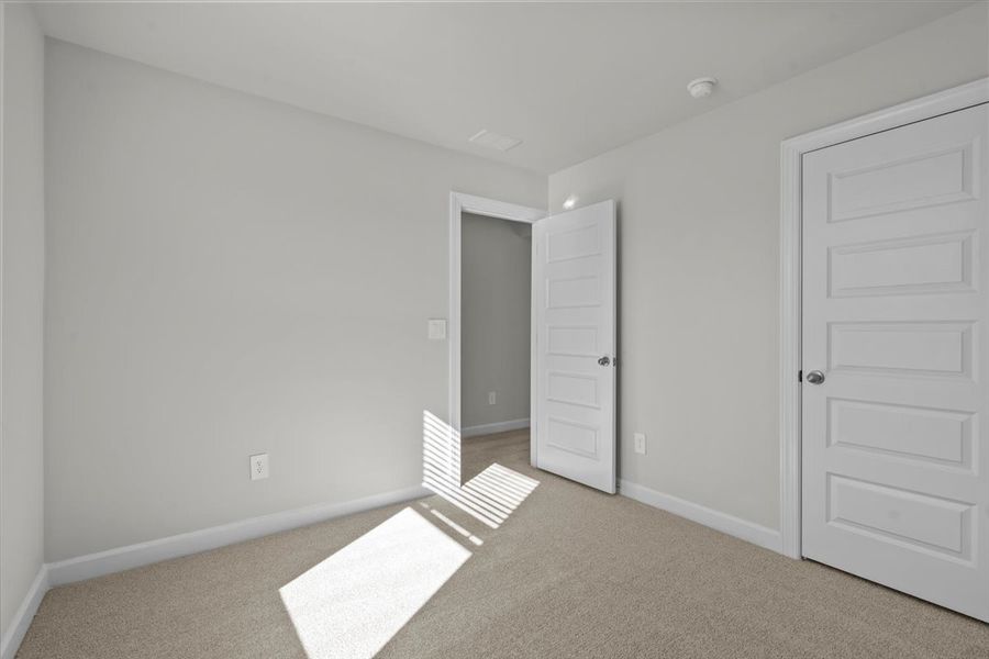 Spacious, unfurnished interior of a new home in Creek Ridge - Heritage Collection, Spartanburg (Image 19).