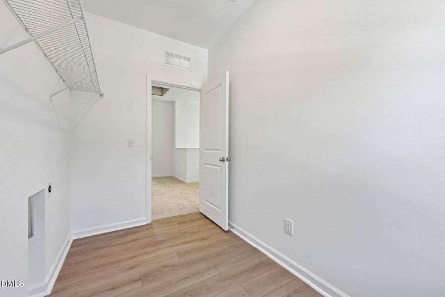 42-web-or-mls-Ken Dr-S2304-042