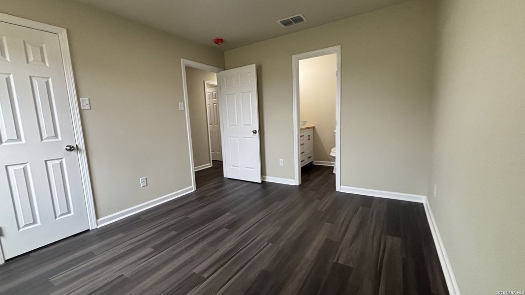 Spacious, unfurnished interior of a new home in , Nixon (Image 16).