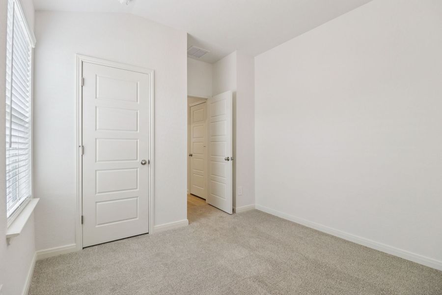 Spacious, unfurnished interior of a new home in Stetson Ridge, Marion (Image 21).